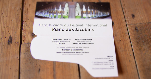 Carton d'invitation ouvert pour Piano aux Jacobins © Benjamin Benetti Graphiste Illustrateur